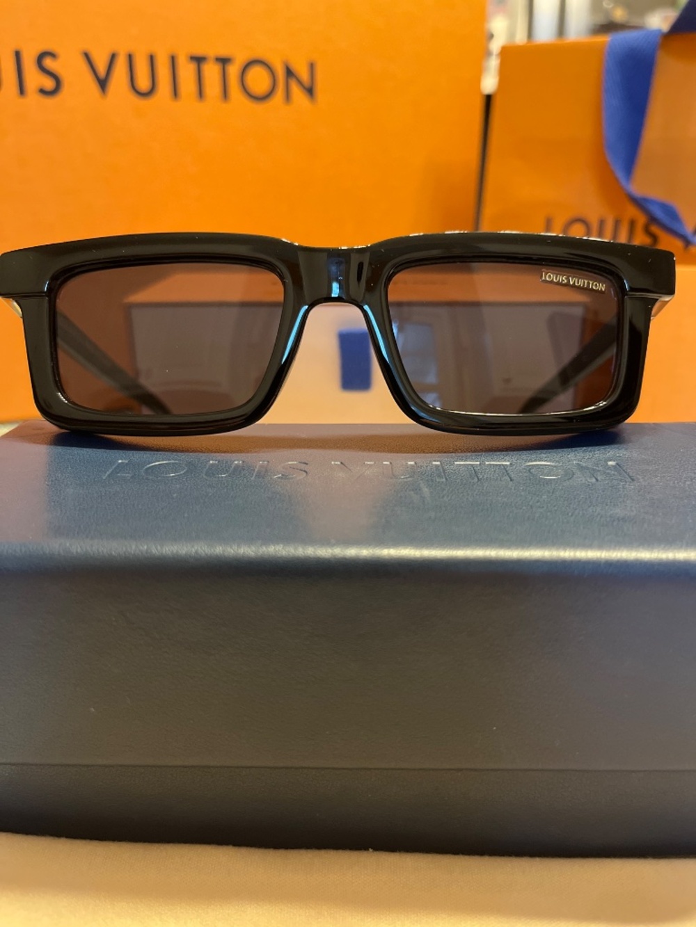 Louis Vuitton Sunglasses - Picture 2 of 11